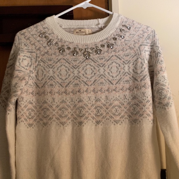 Soft white Hollister sweater - Picture 2 of 2
